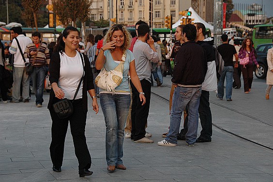 Lockere Atmosph&auml;re am Taksim Platz.