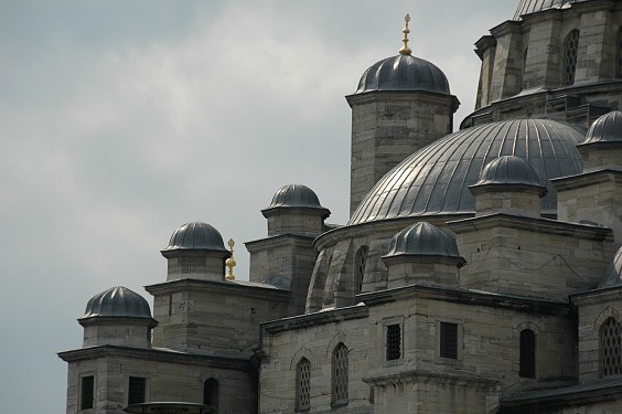 Die Yeni Camii - die "Neue Moschee" - einer der größeren Moscheen Istanbul's